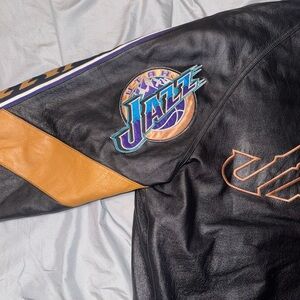 Vintage *RARE* Pro Player Utah Jazz Leather Jacket